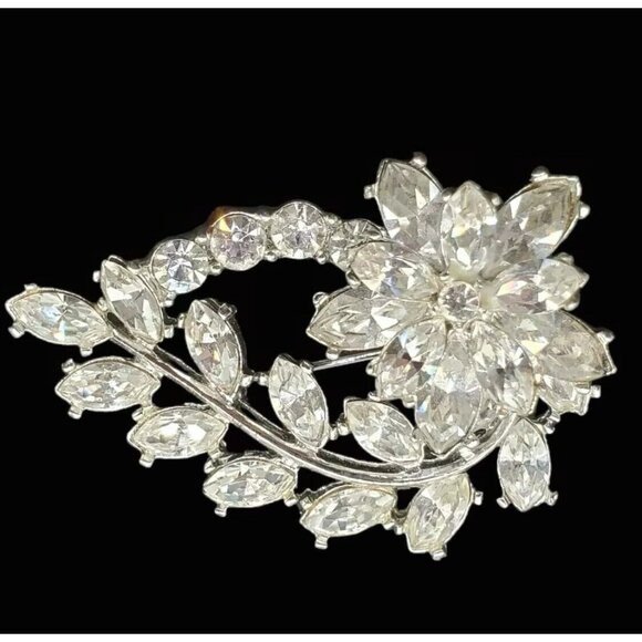 VTG Brooch Marquise Crystal Flower Pin Floral Prongs Silver Foiled Clear Sparkle - Picture 2 of 16